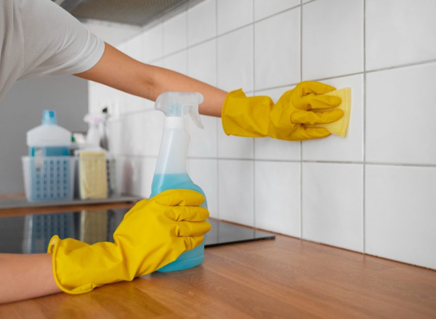 Как правильно ухаживать за керамической плиткой: полное руководство